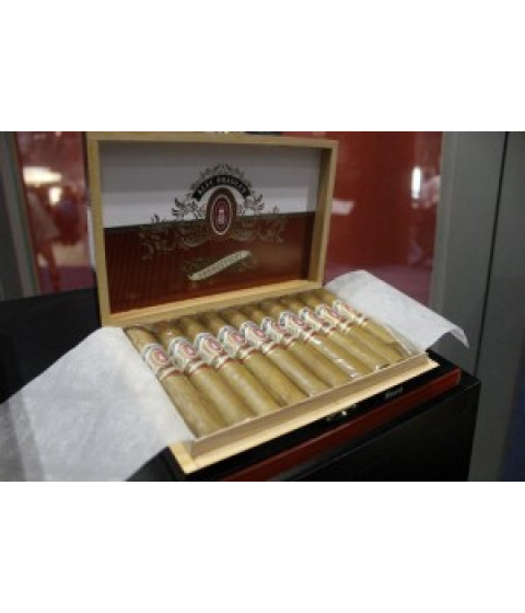 Сигары Alec Bradley Connecticut Robusto